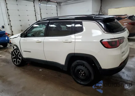 2018 Jeep Compass Limited из США, поврежденный, VIN 3C4NJDCB0JT314744